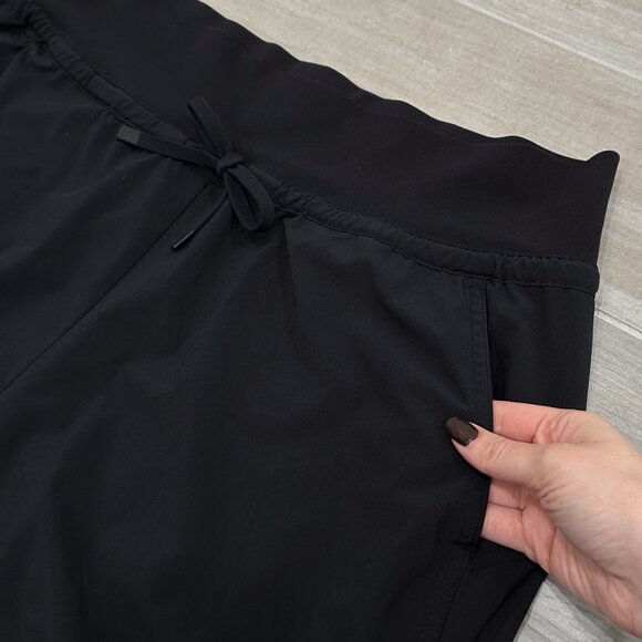 Athleta Attitude Featherweight Stretch High Rise Crop Pant in Black Size 12 - Picture 6 of 16